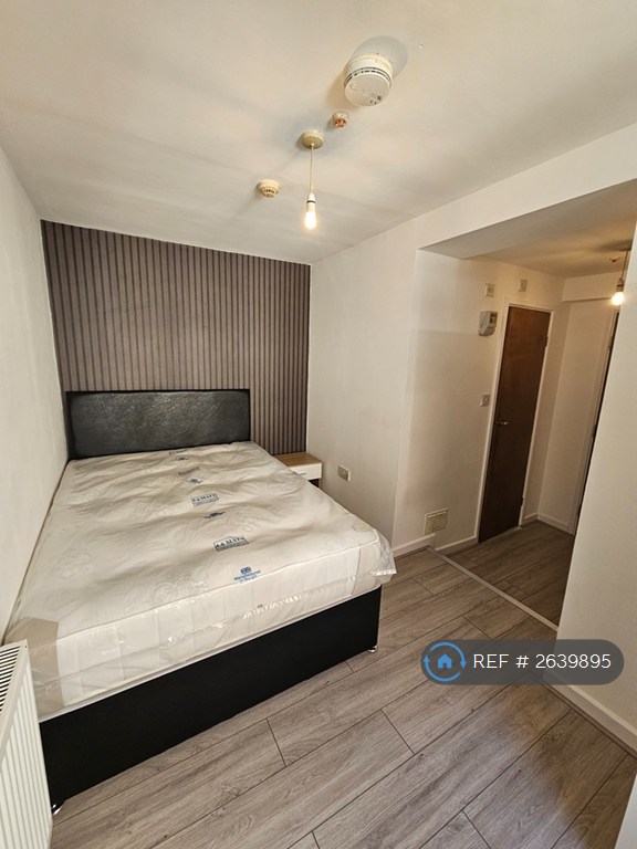 image for 1 bedroom in Pinfold Street, Wednesbury, WS10 (#2639895)