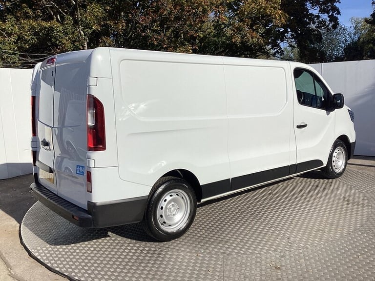 2023 Renault Trafic dCi Blue LL30 Business+ LWB L/R Euro 6 LWB Panel Van Diesel Manual
