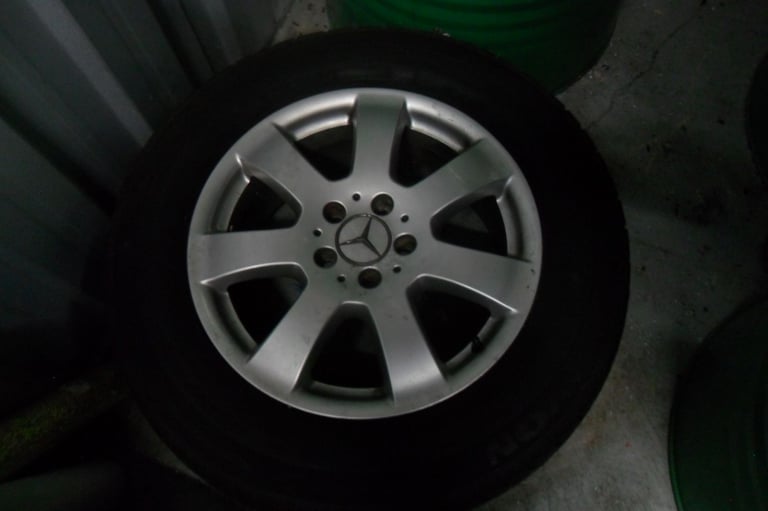 MERCEDES-BENZ 4X TYRES 235/65r17 