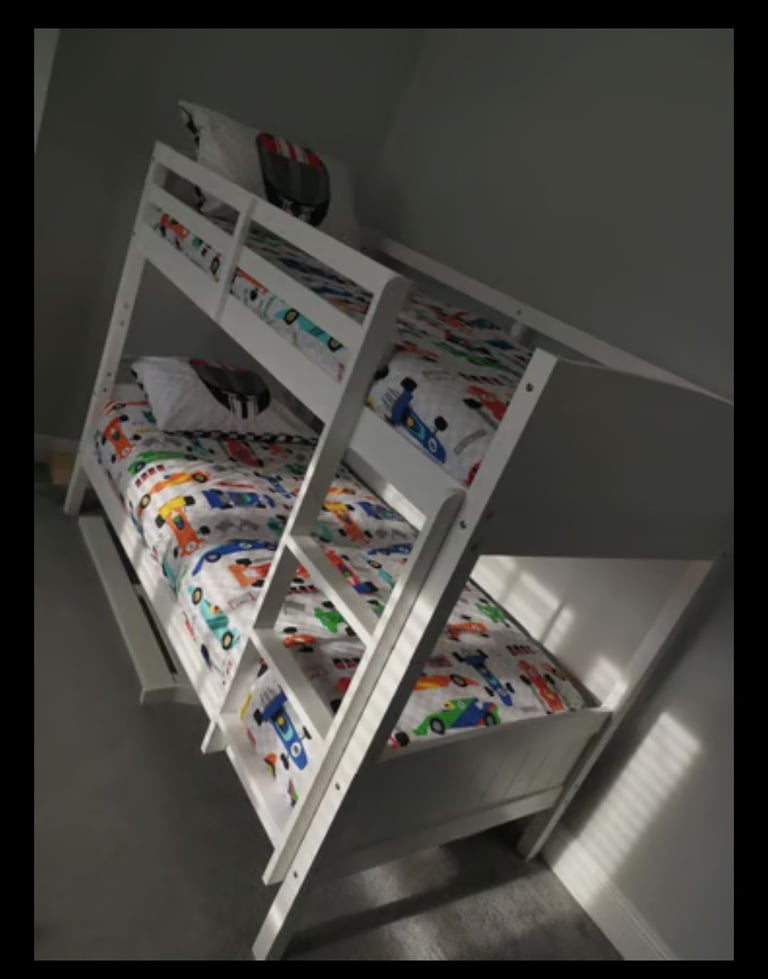 image for 2 single beds or 1 bunk bed