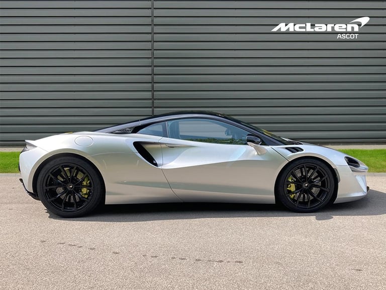2022 McLaren ARTURA Semi Automatic Coupe Petrol Plug-in Hybrid Automatic