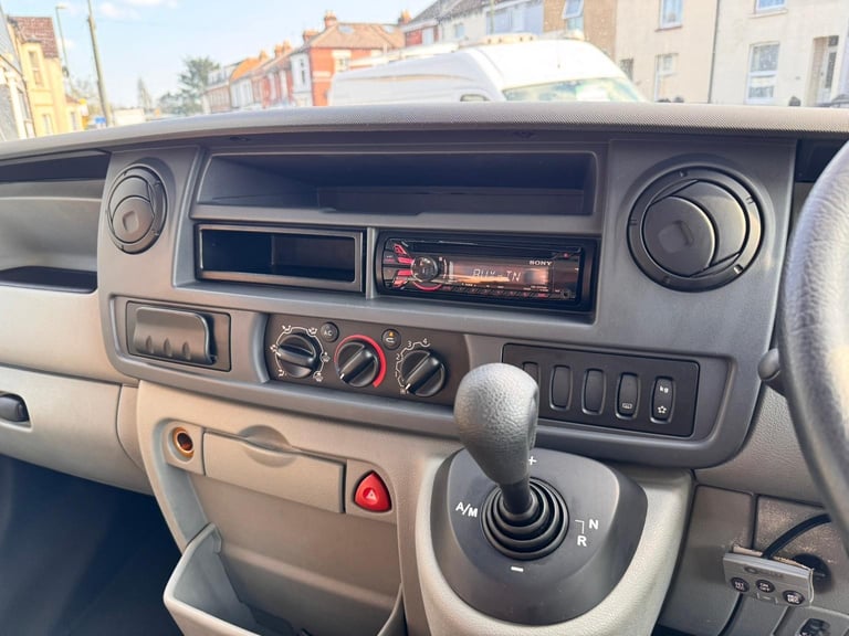 Lunar Premier H622 2.5 TD dCi 35 Panel Van 4dr Diesel automatic FWD L... 2007/07