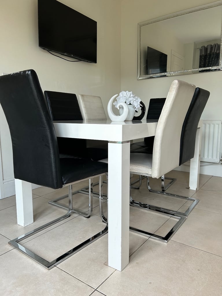 White High Gloss 6 Seater Dining Table