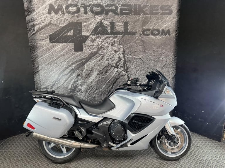 TRIUMPH TROPHY 1200 SE 2012