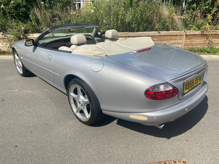 2000 Jaguar XKR 4.0 Supercharged 2dr Auto Petrol