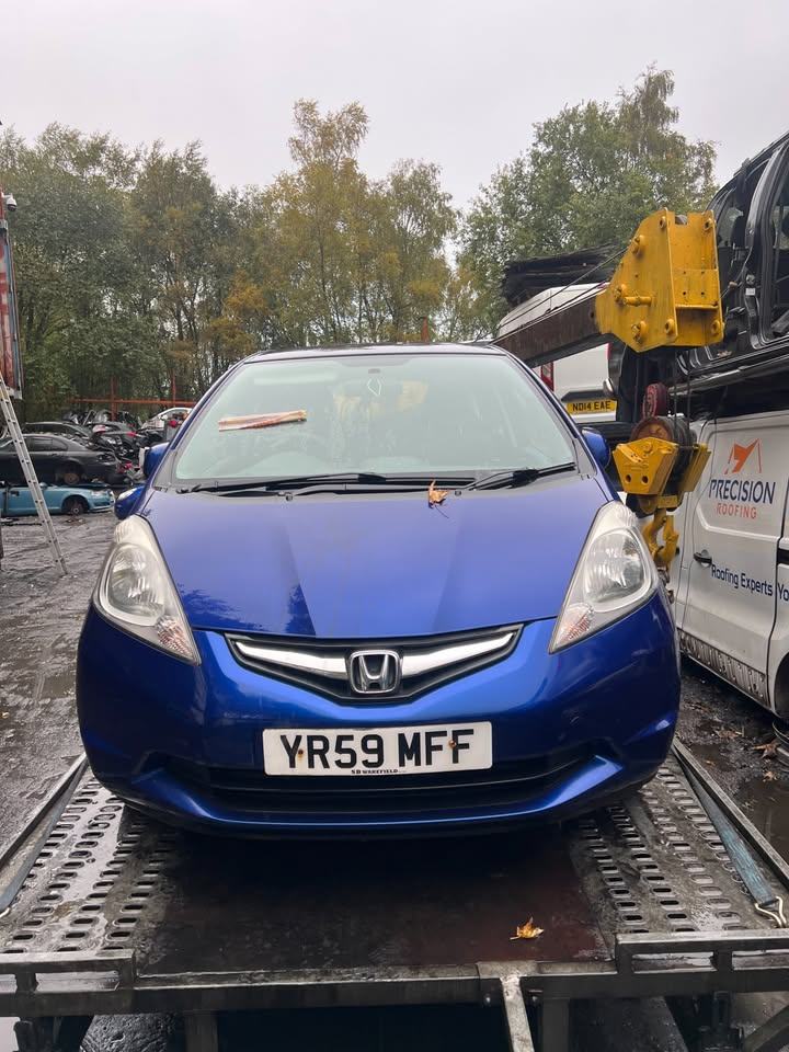 HONDA JAZZ 2009 1.4 PETROL FOR BREAKING FOR PARTS 