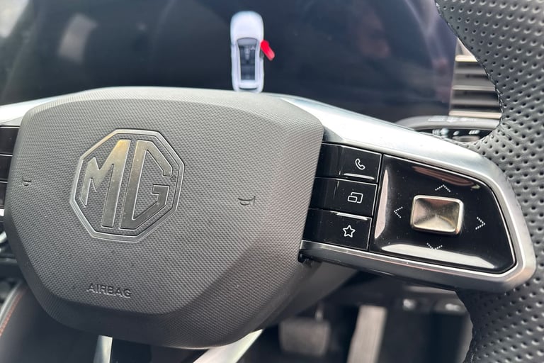 2025 MG MG HS 106287 Hatchback Petrol Automatic