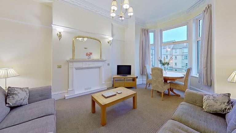 5 bedroom flat in Holburn Street, Holburn, Aberdeen, AB10 7LJ