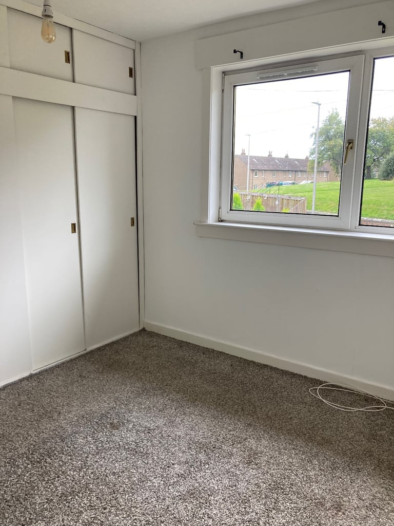 UNFURNISHED 2 Bed House