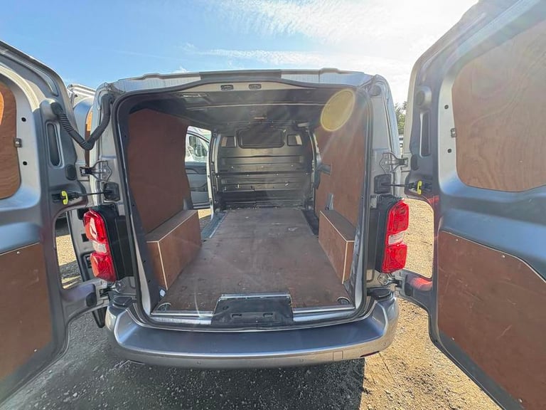 2021 Vauxhall Vivaro 2700 1.5d 100PS Sportive H1 Van PANEL VAN DIESEL Manual