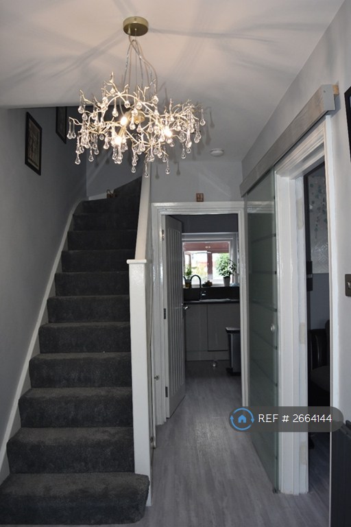 4 bedroom house in Warren Road, Orpington, BR6 (4 bed) (#2664144)