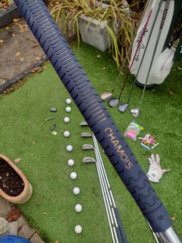 FULL SET LADIES MIZUNO MIX GOLF CLUBS + MACGREGOR GOLF BAG + FREE EXTRAS 