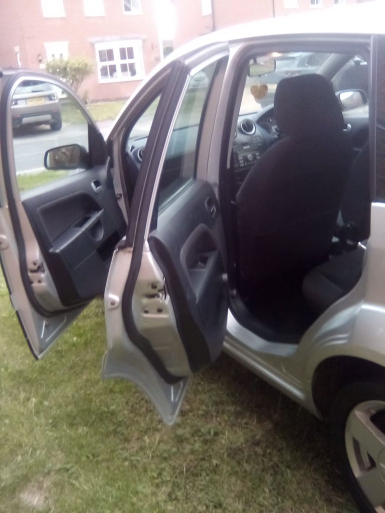 FORD FIESTA 1.25 ZETEC CLIMATE ONLY 64K MILES OFFERS INVITED 