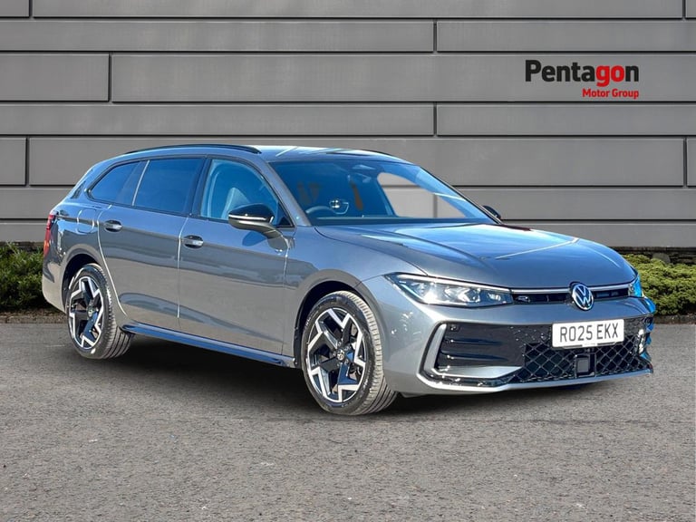 image for  Volkswagen Passat Estate 1.5 Tsi Ehybrid 19.7kwh R Line Estate 5dr Petrol Plug