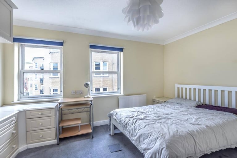 image for 💫 Spacious and Bright Double Room in Poplar E14 | Close to Canary Wharf & Central London!