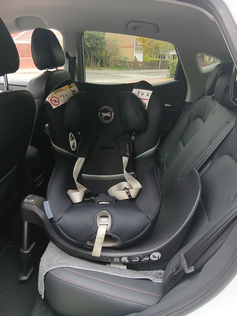 Cybex Car Seat with ISO Fix base