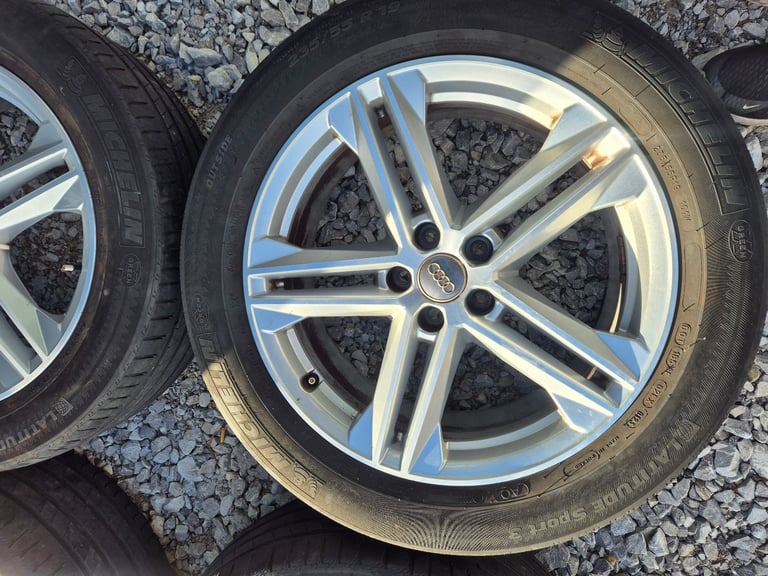 🌟Genuine Audi Q5 19 inch alloy wheels 5x112 with ALL MATCHING TYRES