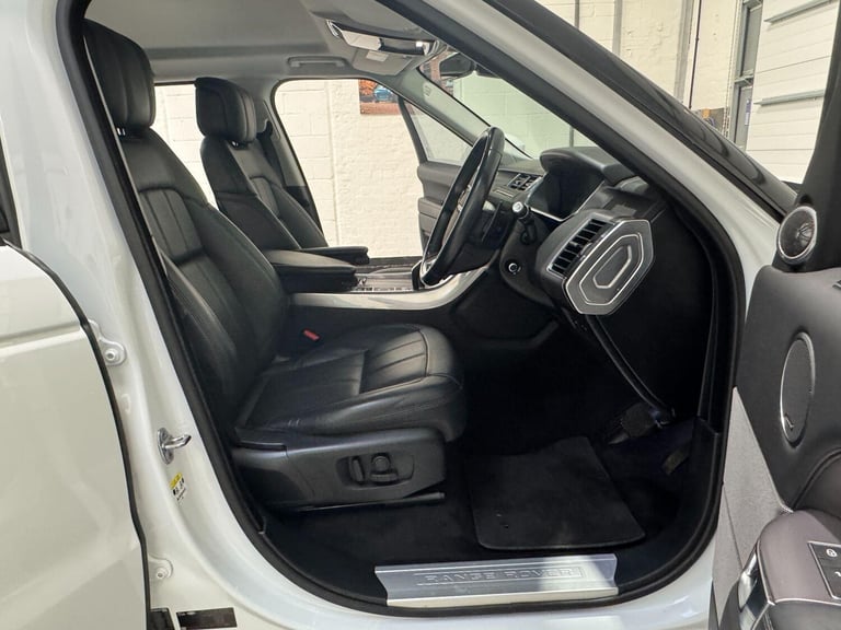 2018 Land Rover Range Rover Sport 2.0 SD4 HSE 5dr Auto ESTATE DIESEL Automatic