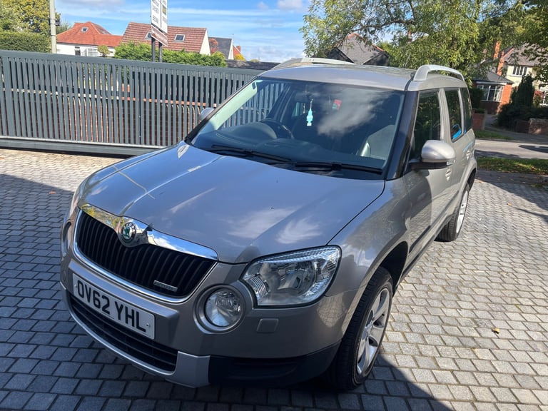 Skoda, YETI, Hatchback, 2012, Manual, 1598 (cc), 5 doors
