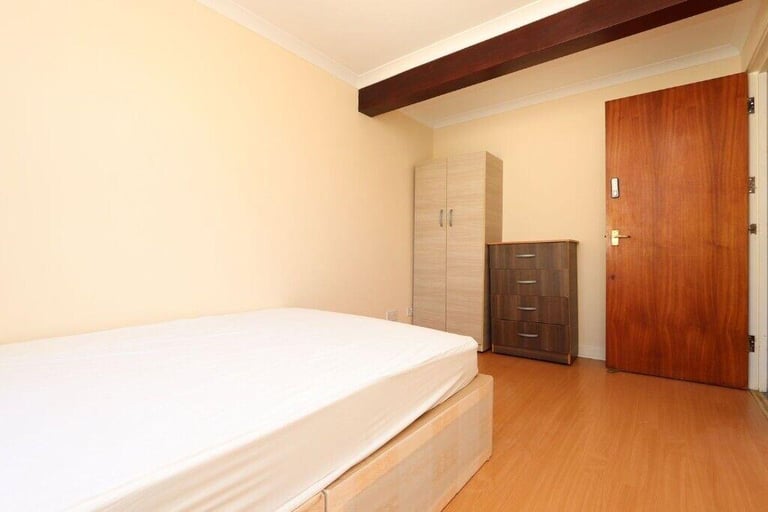 Canary Wharf Double Room Available now 0 deposit available