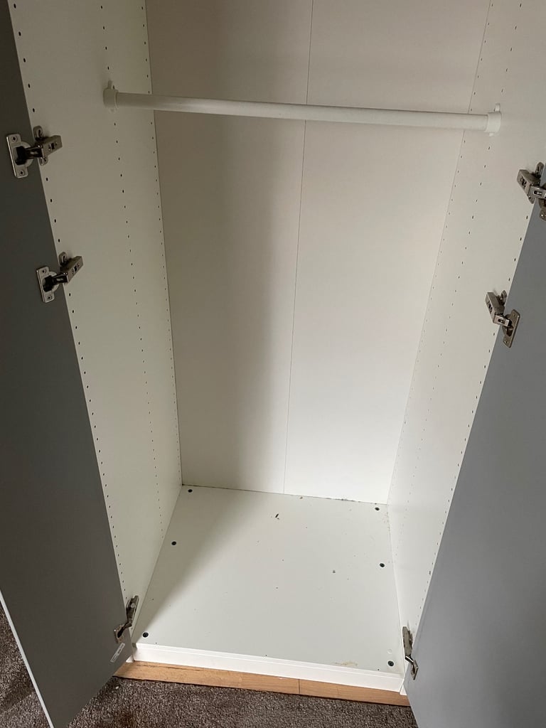 FREE DELIVERY 🥰🚚🥰 IKEA PAX BROWN TRIPLE MIRROR DOOR WARDROBE GOOD CONDITION 