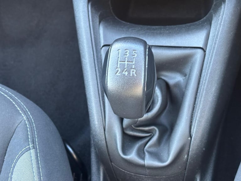 2013 Peugeot 208 1.0 VTi Active 3dr HATCHBACK Petrol Manual
