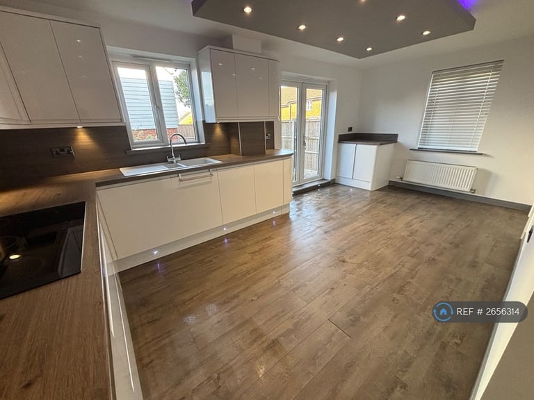 3 bedroom house in Primrose Way, Minster On Sea, Sheerness, ME12 (3 bed) (#2656314)