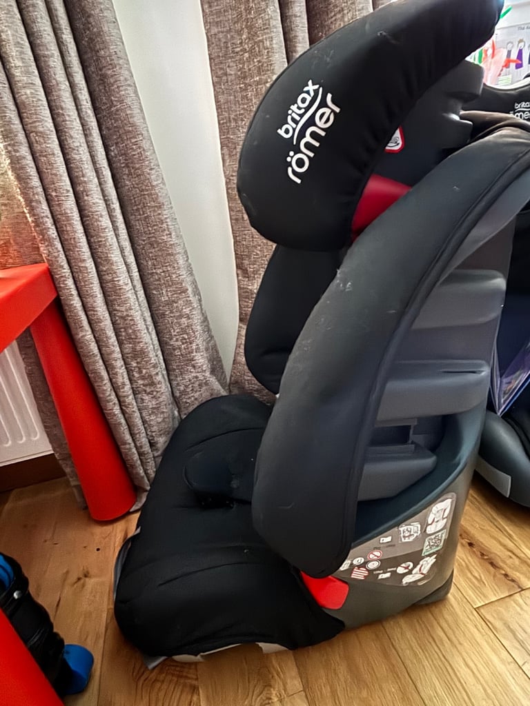 Child’s car seat 