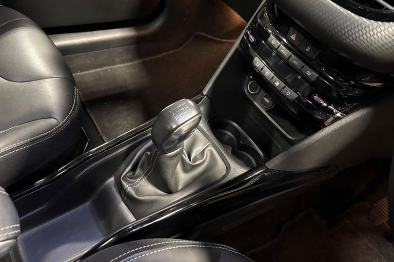 2018 Peugeot 2008 1.2 PureTech Allure Premium 5dr [Start Stop] HATCHBACK PETROL Manual