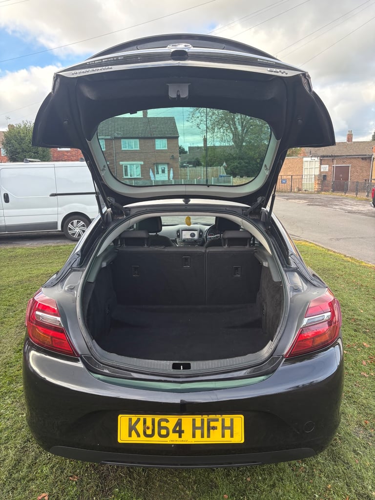 Vauxhall, INSIGNIA, Hatchback, 2015, Manual, 1956 (cc), 5 doors