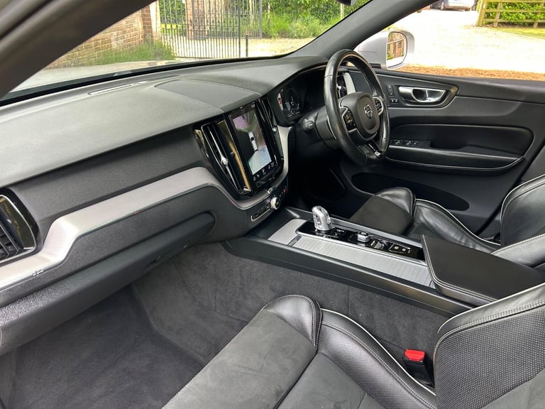 VOLVO XC60 2.0 R-Design T8 Twin Engine AWD 2018