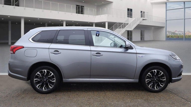2016 Mitsubishi Outlander 2.0h 12kWh GX4hs CVT 4WD Euro 6 (s/s) 5dr ESTATE Petrol/Electric Hybrid...