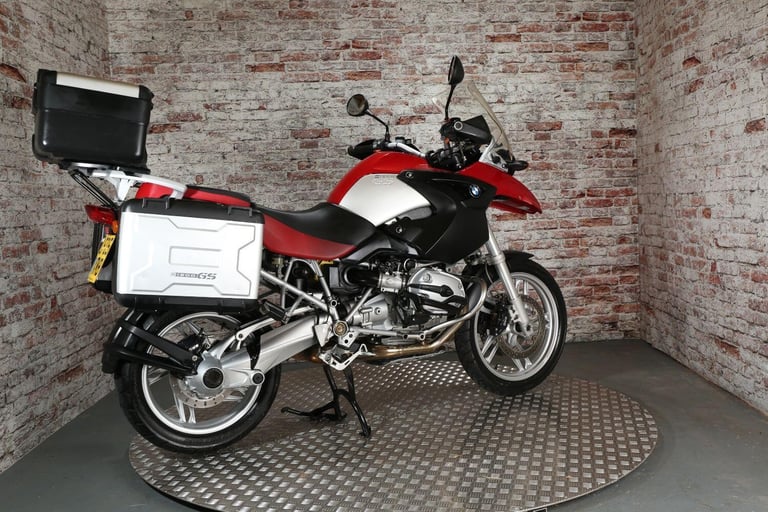 BMW R1200GS - 2005 Petrol Manual in Red