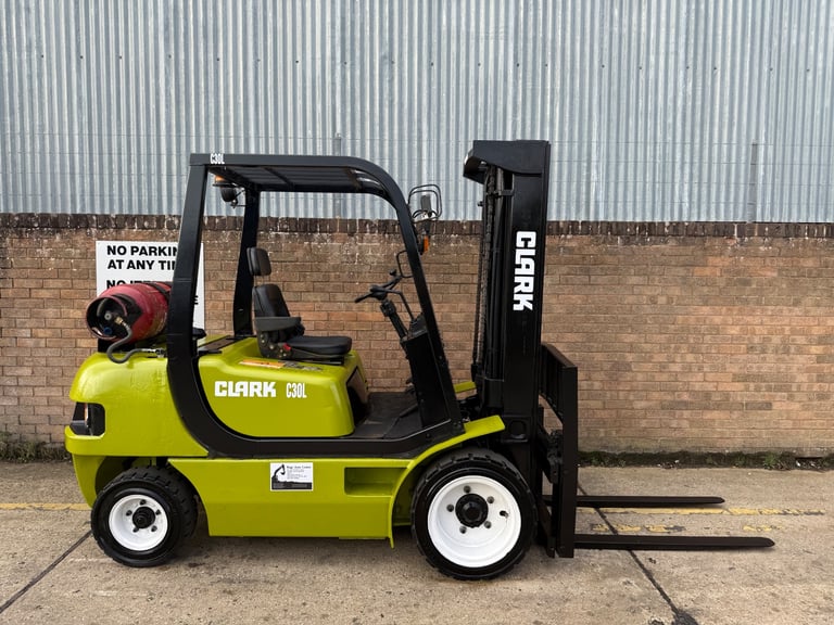 2007 Clark 3Ton Gas Forklift 