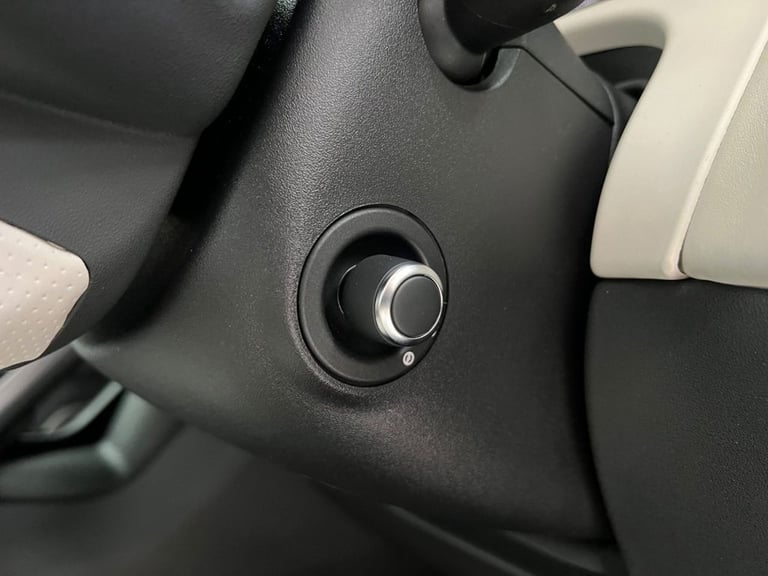 2017 Land Rover Range Rover Velar 3.0 SD6 V6 First Edition SUV 5dr Diesel Auto 4WD Euro 6 (s/s) (...