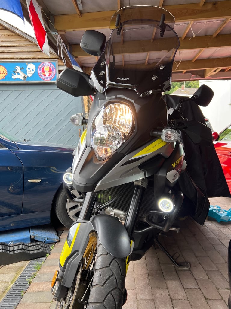 ONLY 2.5k miles. Adventure Touring Suzuki XT V-STROM, 2017, 1037 (cc)