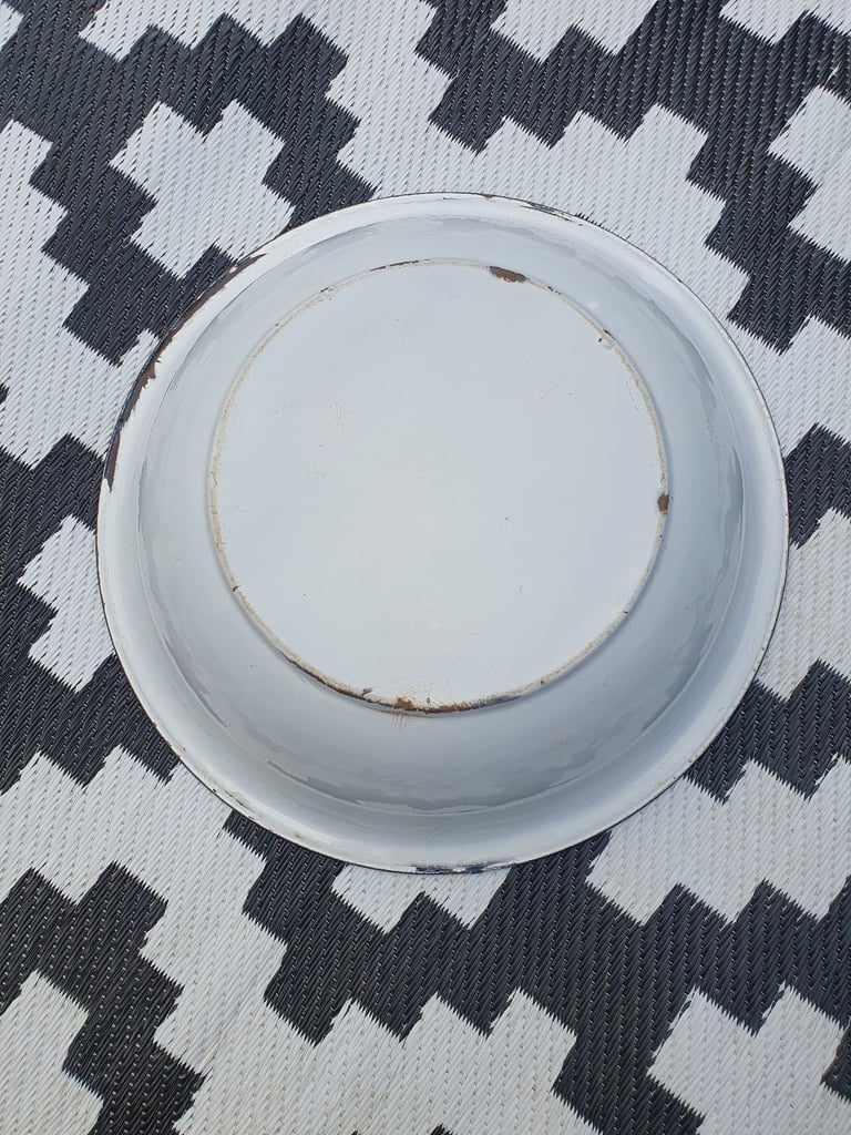 Vintage french enamel wash basin 