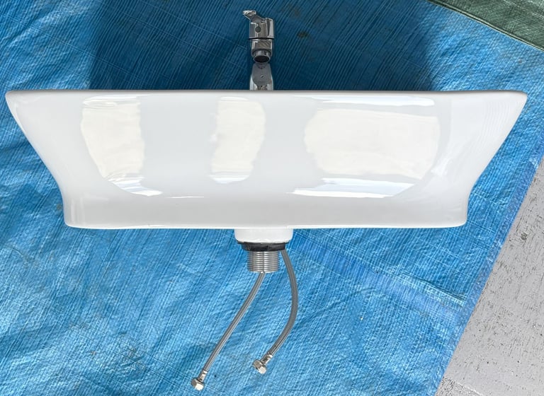 Roca The Gap Original wall-hung basin 1TH with full pedestal width 550mm, 720mm high pedestal