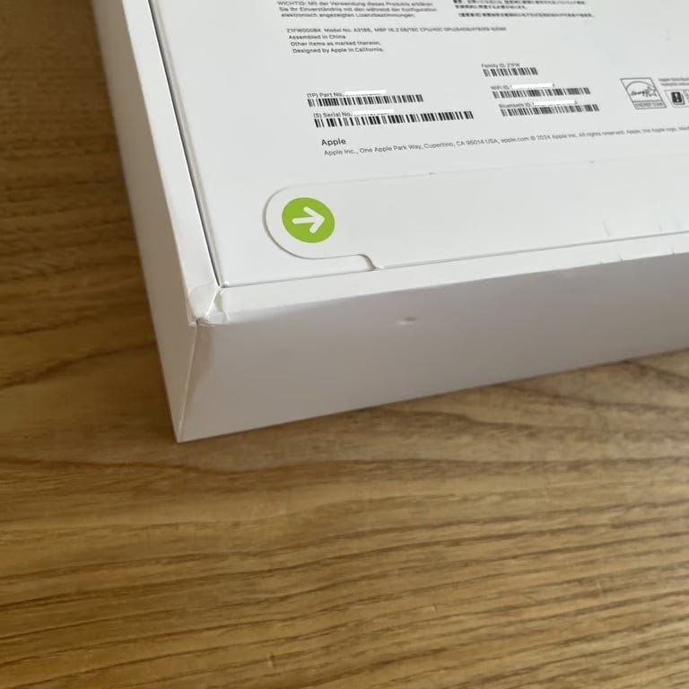 Apple MacBook Pro 16inch (4TB SSD, Apple M4 Max, 64GB RAM) - Space Black - UK Spec - New