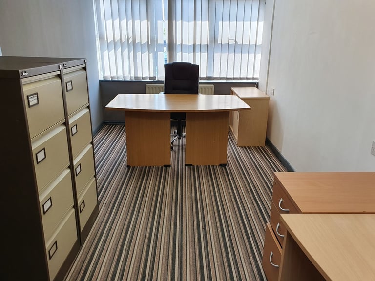 image for Cheap rent for 160 sq ft office in great BD8 location. ALL utility bills included.