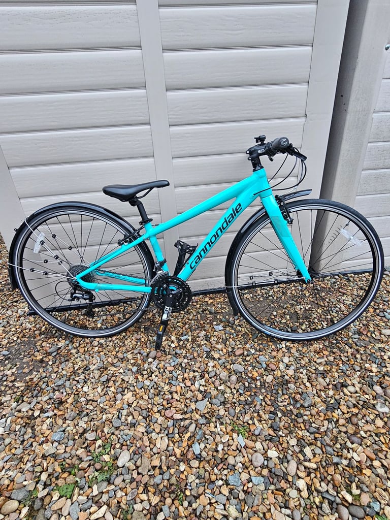 image for Cannondale Quick Ladies specific Geometry City/Hybrid/Road Commuter bike