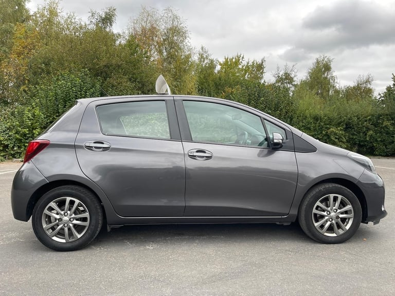 2015 Toyota Yaris 1.33 VVT-i Icon 5dr HATCHBACK Petrol Manual