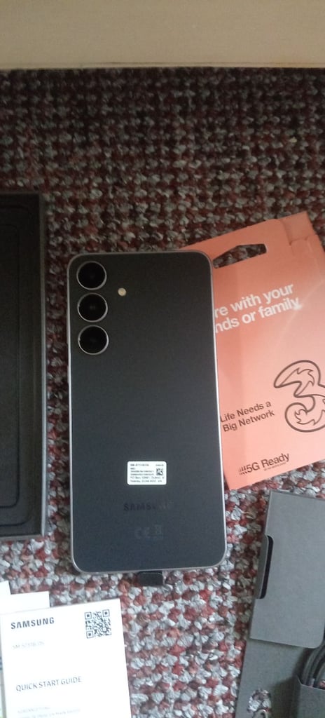 Galaxy s25 fe  5G mobile phone 