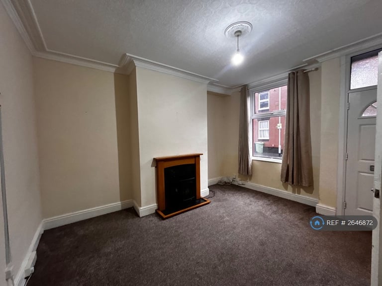 2 bedroom house in Recreation Place, Leeds, LS11 (2 bed) (#2646872)