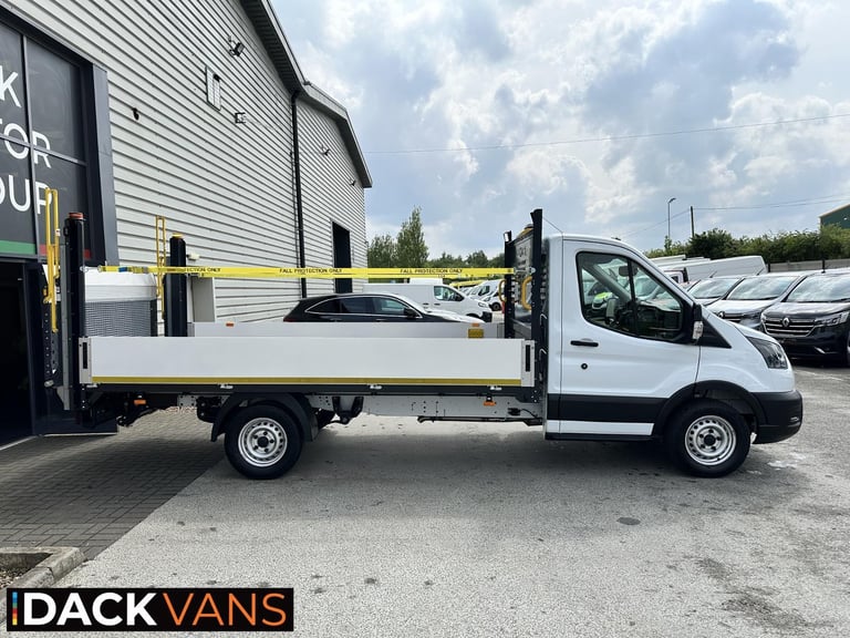 75 Reg, Ford Transit L4 130-Ps,FWD,Traffic Management Dropside, Tow Bar, Air-Con