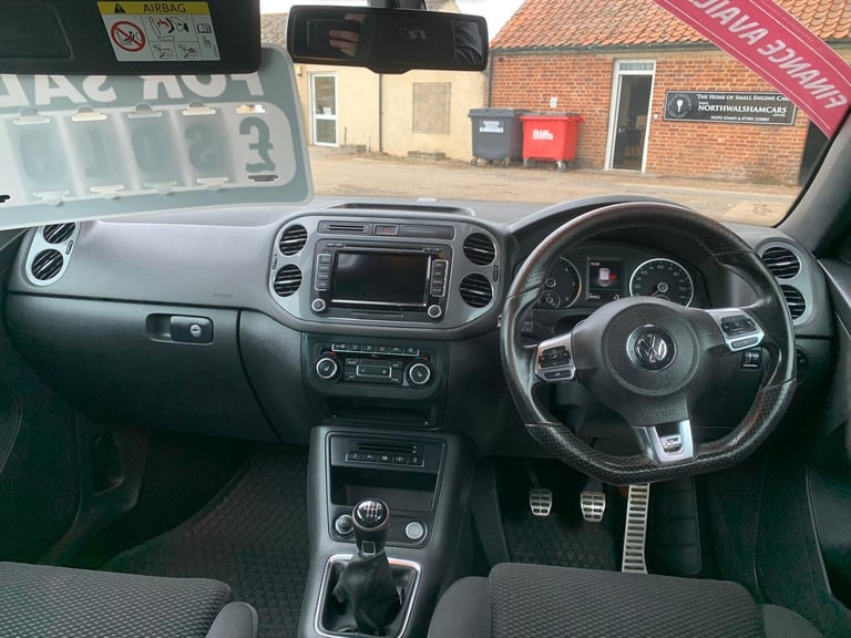 2014 Volkswagen Tiguan 2.0 TDi BlueMotion Tech R-Line 177 5dr ESTATE Diesel Manual