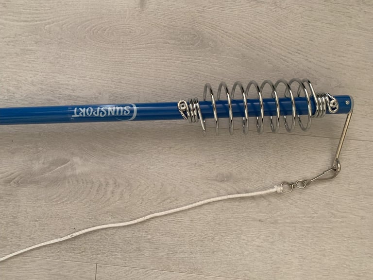 Excellent condition tetherball pole (ball+2 rackets included) 