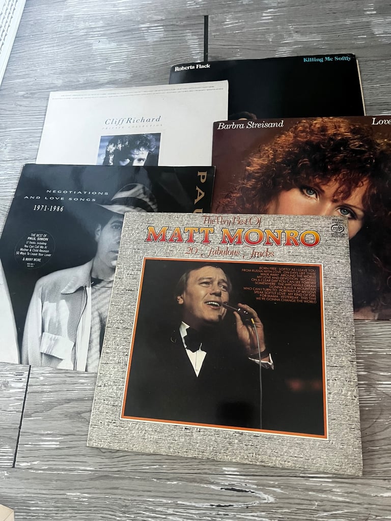 35 Frank Sinatra vinyls 5 other artists 