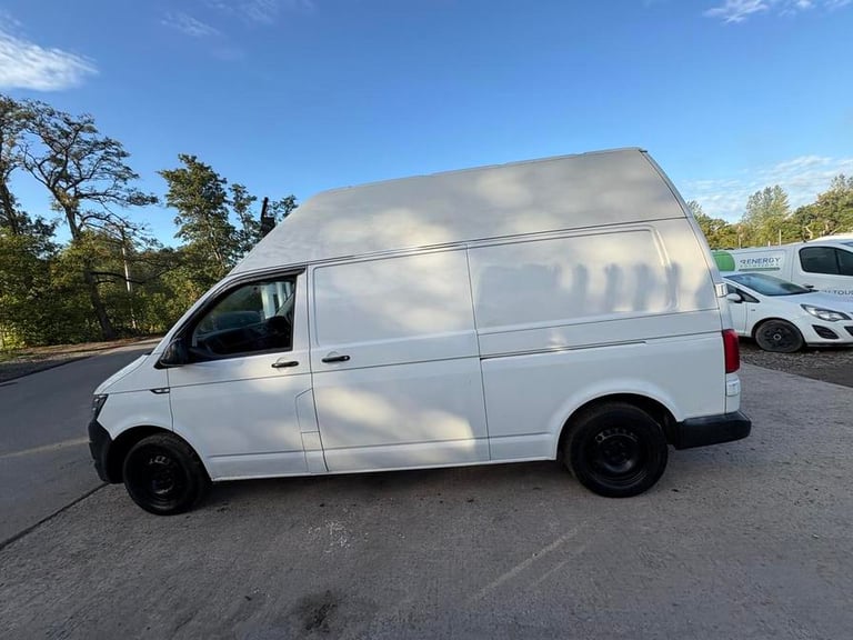 2017 Volkswagen Transporter Transporter T32 Startline TDI BlueMotion Technology 4Motion Camper DI...