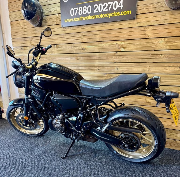Yamaha XSR 700 / 2022 (72) model / just 7472 miles.